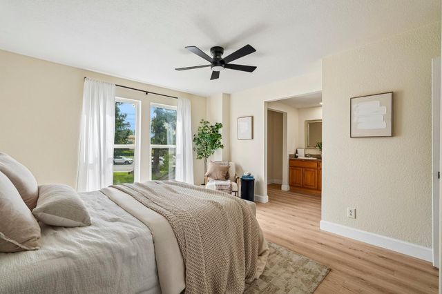 208 Touchstone Pl, West Sacramento, CA 95691