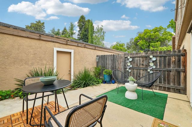 208 Touchstone Pl, West Sacramento, CA 95691