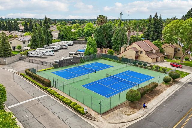 208 Touchstone Pl, West Sacramento, CA 95691