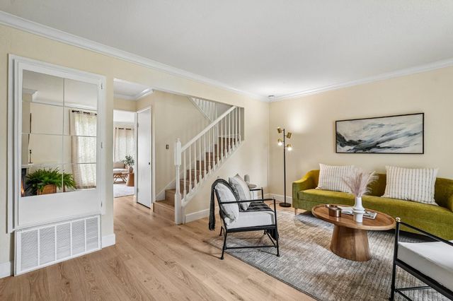 208 Touchstone Pl, West Sacramento, CA 95691