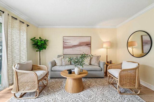 208 Touchstone Pl, West Sacramento, CA 95691