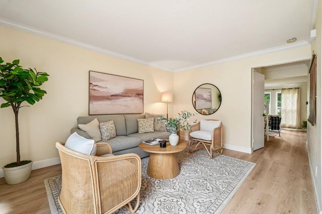 208 Touchstone Pl, West Sacramento, CA 95691