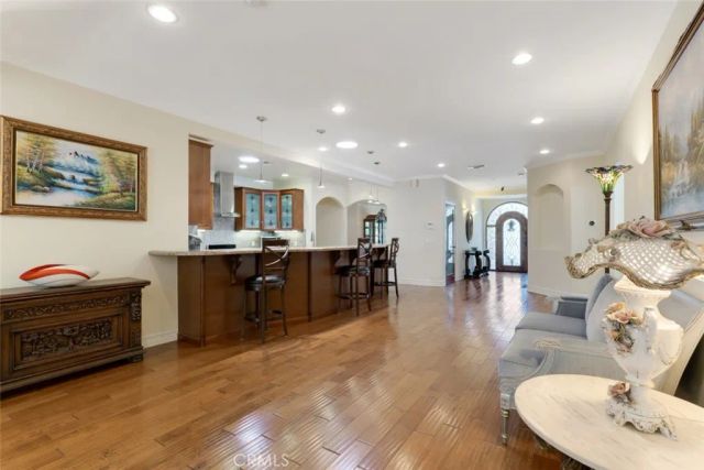21720 Dumetz Road, Woodland Hills, CA 91364