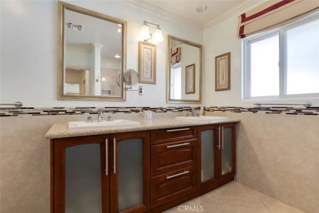21720 Dumetz Road, Woodland Hills, CA 91364