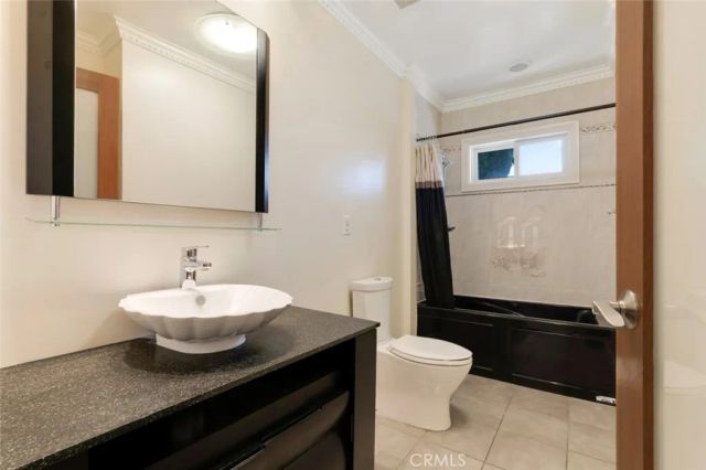 21720 Dumetz Road, Woodland Hills, CA 91364