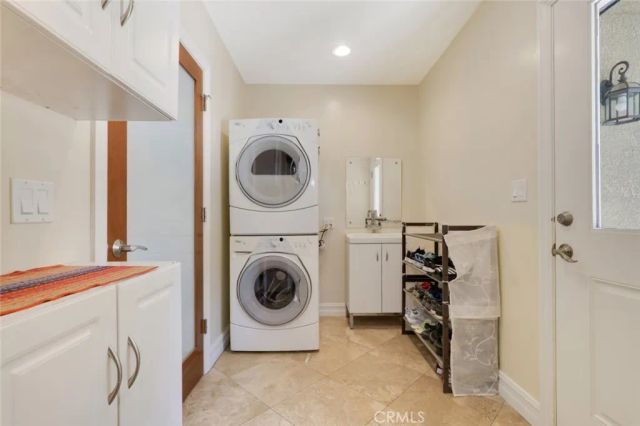 21720 Dumetz Road, Woodland Hills, CA 91364