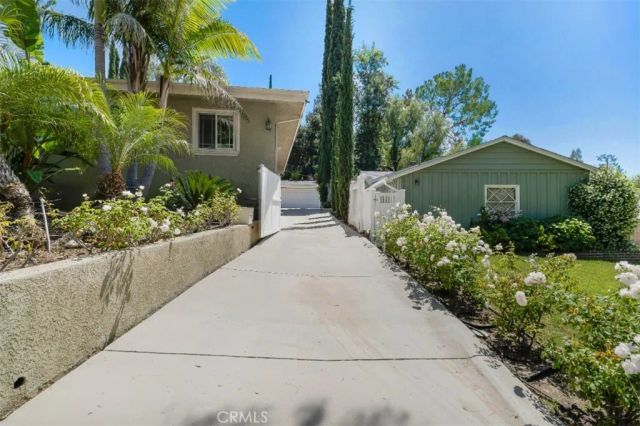 21720 Dumetz Road, Woodland Hills, CA 91364