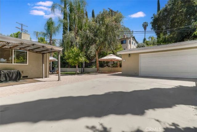 21720 Dumetz Road, Woodland Hills, CA 91364