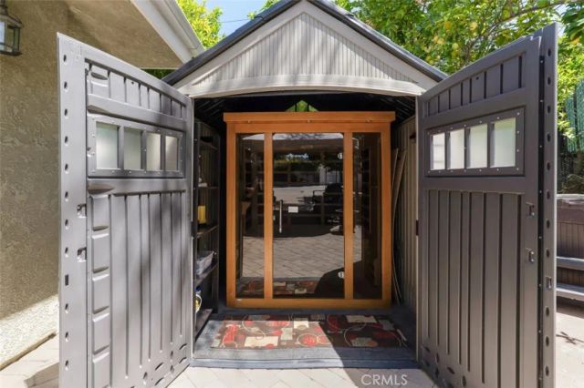 21720 Dumetz Road, Woodland Hills, CA 91364