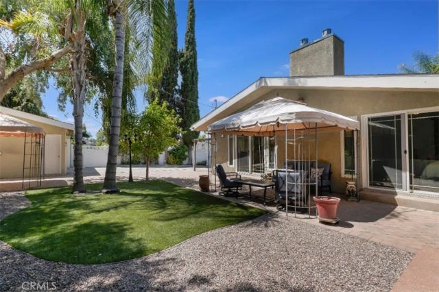 21720 Dumetz Road, Woodland Hills, CA 91364