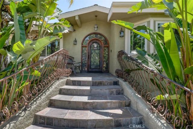 21720 Dumetz Road, Woodland Hills, CA 91364