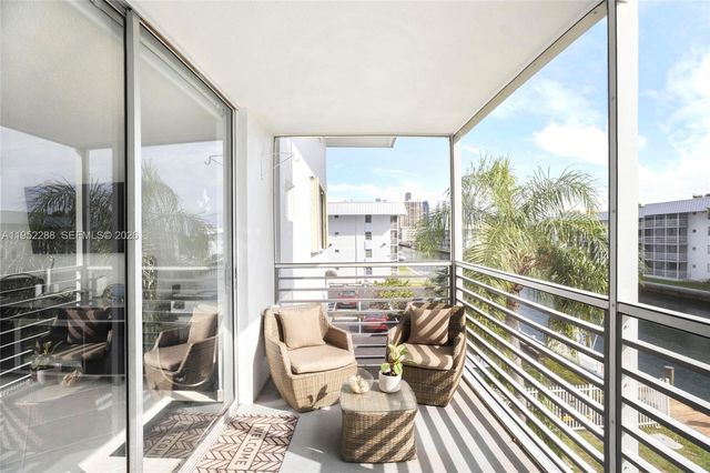 3600 NE 170th St 312, North Miami Beach, FL 33160