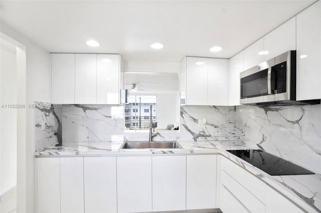 3600 NE 170th St 312, North Miami Beach, FL 33160