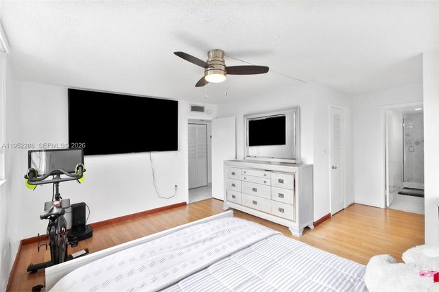 3600 NE 170th St 312, North Miami Beach, FL 33160