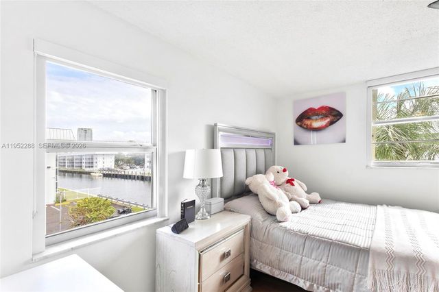 3600 NE 170th St 312, North Miami Beach, FL 33160