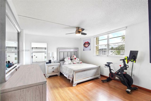 3600 NE 170th St 312, North Miami Beach, FL 33160