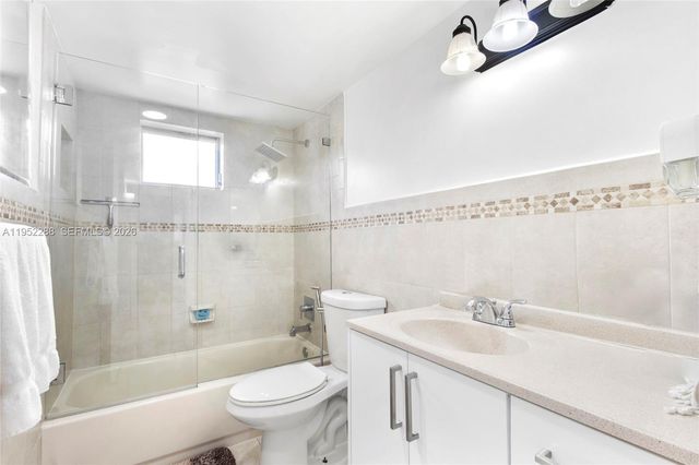 3600 NE 170th St 312, North Miami Beach, FL 33160