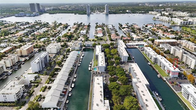 3600 NE 170th St 312, North Miami Beach, FL 33160