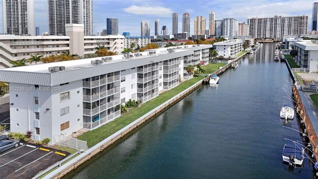 3600 NE 170th St 312, North Miami Beach, FL 33160