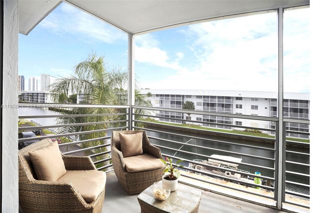 3600 NE 170th St 312, North Miami Beach, FL 33160