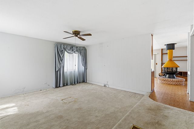 1640 E Andover Drive, Hanover Park, IL 60133