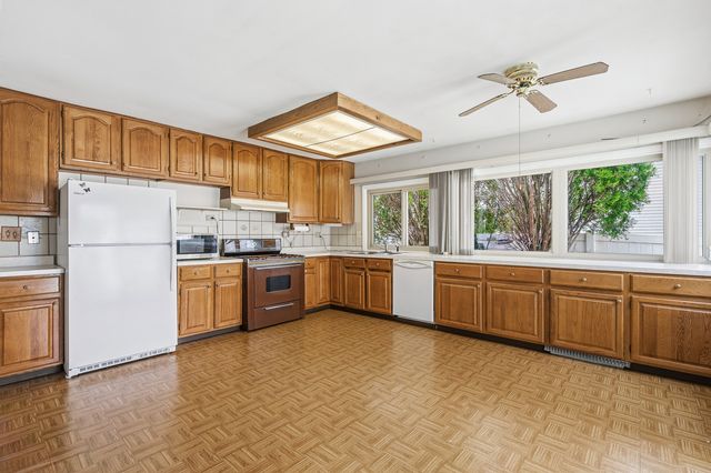 1640 E Andover Drive, Hanover Park, IL 60133