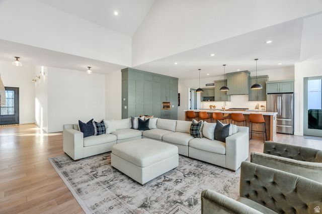 14233 S SUMMIT CREST LN, Herriman, UT 84096