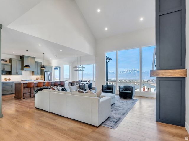 14233 S SUMMIT CREST LN, Herriman, UT 84096