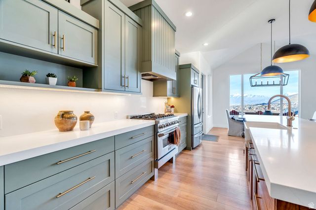 14233 S SUMMIT CREST LN, Herriman, UT 84096