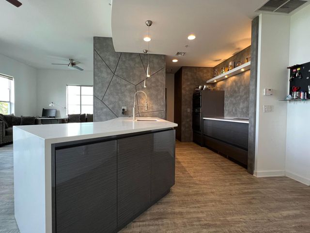 335 SE 6th Avenue 402, Delray Beach, FL 33483