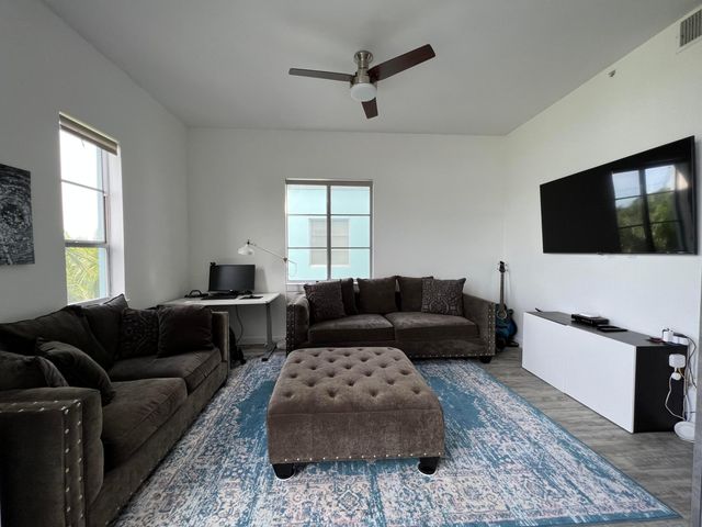 335 SE 6th Avenue 402, Delray Beach, FL 33483