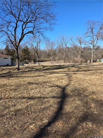 1412 E 108th Terrace, Kansas City, MO 64131