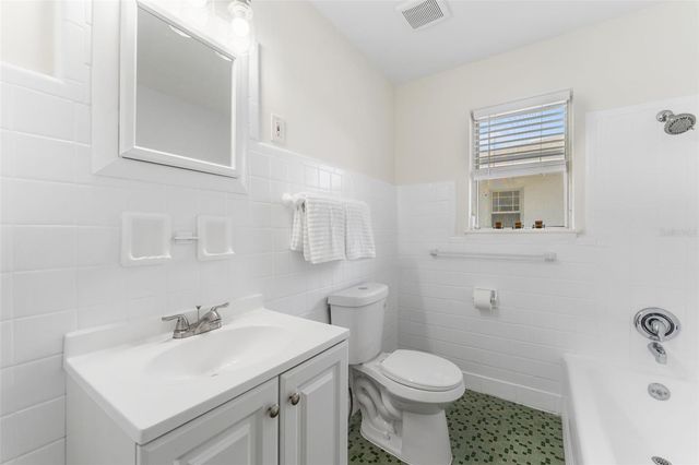 125 8TH AVENUE NE, St Petersburg, FL 33701