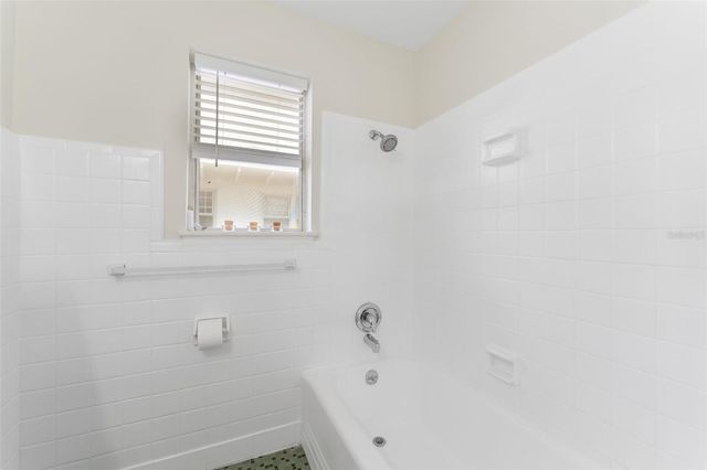 125 8TH AVENUE NE, St Petersburg, FL 33701