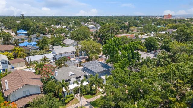 125 8TH AVENUE NE, St Petersburg, FL 33701