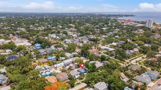 125 8TH AVENUE NE, St Petersburg, FL 33701