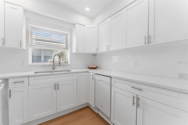 125 8TH AVENUE NE, St Petersburg, FL 33701