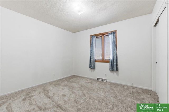 9517 Sprague Street, Omaha, NE 68134