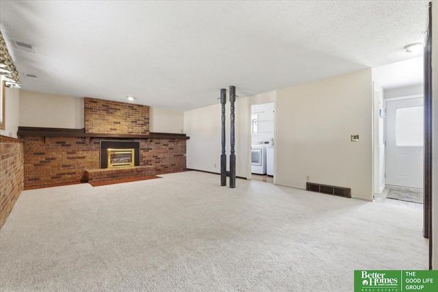 9517 Sprague Street, Omaha, NE 68134