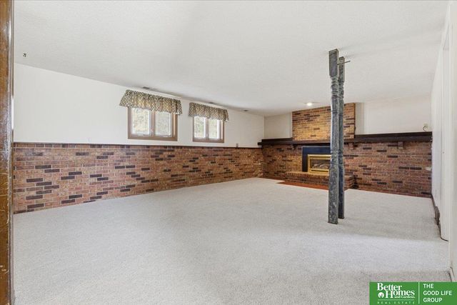 9517 Sprague Street, Omaha, NE 68134