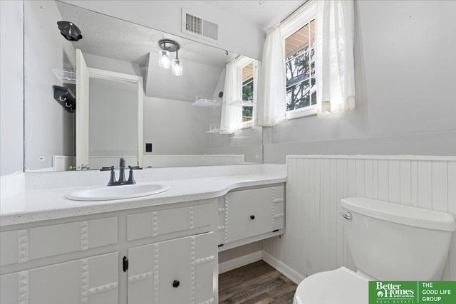 9517 Sprague Street, Omaha, NE 68134