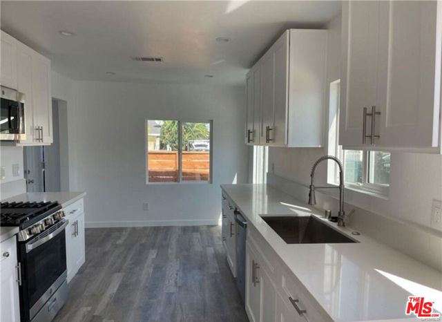 328 W Elm Street, Compton, CA 90220