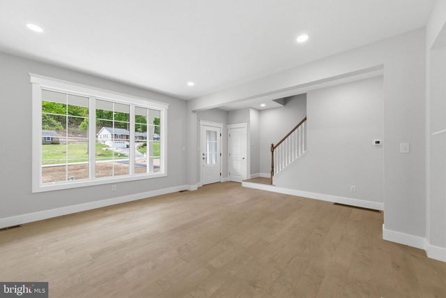 77 SPRING RD, Malvern, PA 19355
