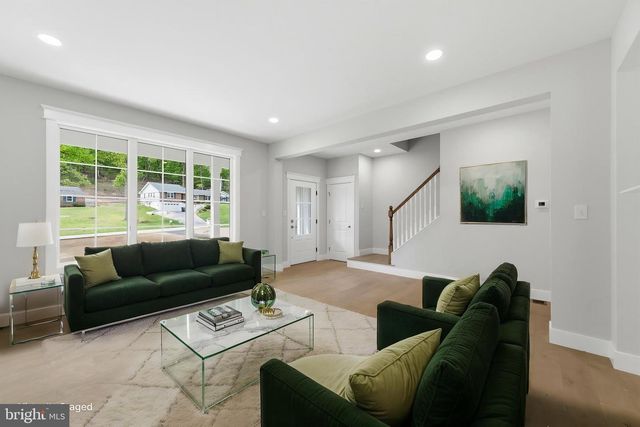 77 SPRING RD, Malvern, PA 19355