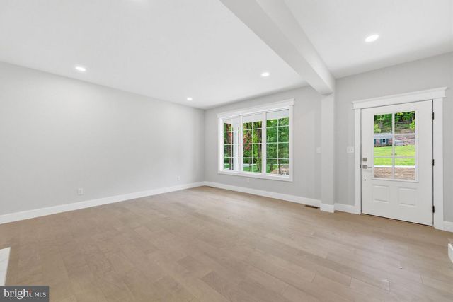77 SPRING RD, Malvern, PA 19355