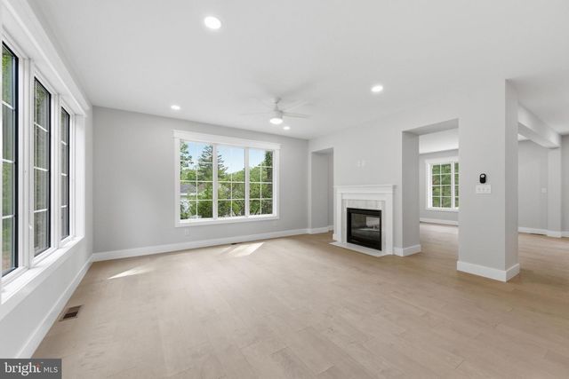 77 SPRING RD, Malvern, PA 19355