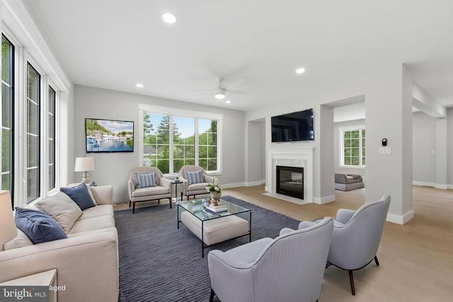 77 SPRING RD, Malvern, PA 19355