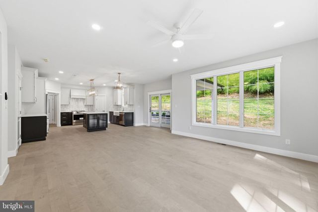 77 SPRING RD, Malvern, PA 19355