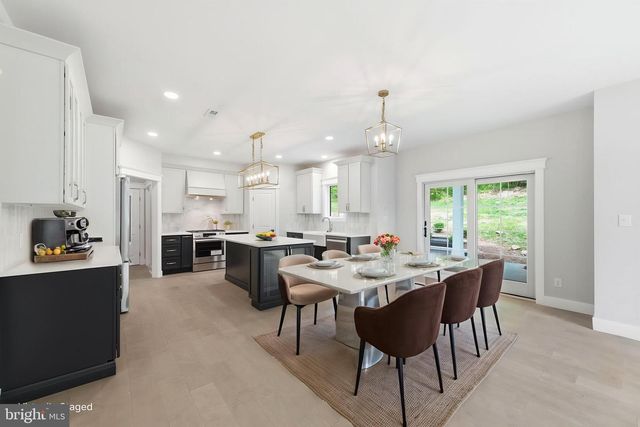 77 SPRING RD, Malvern, PA 19355