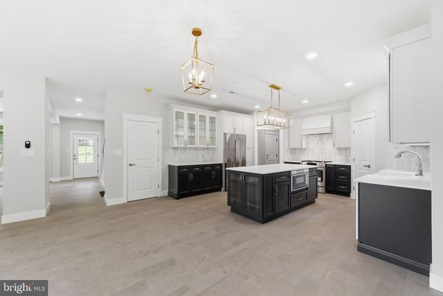 77 SPRING RD, Malvern, PA 19355